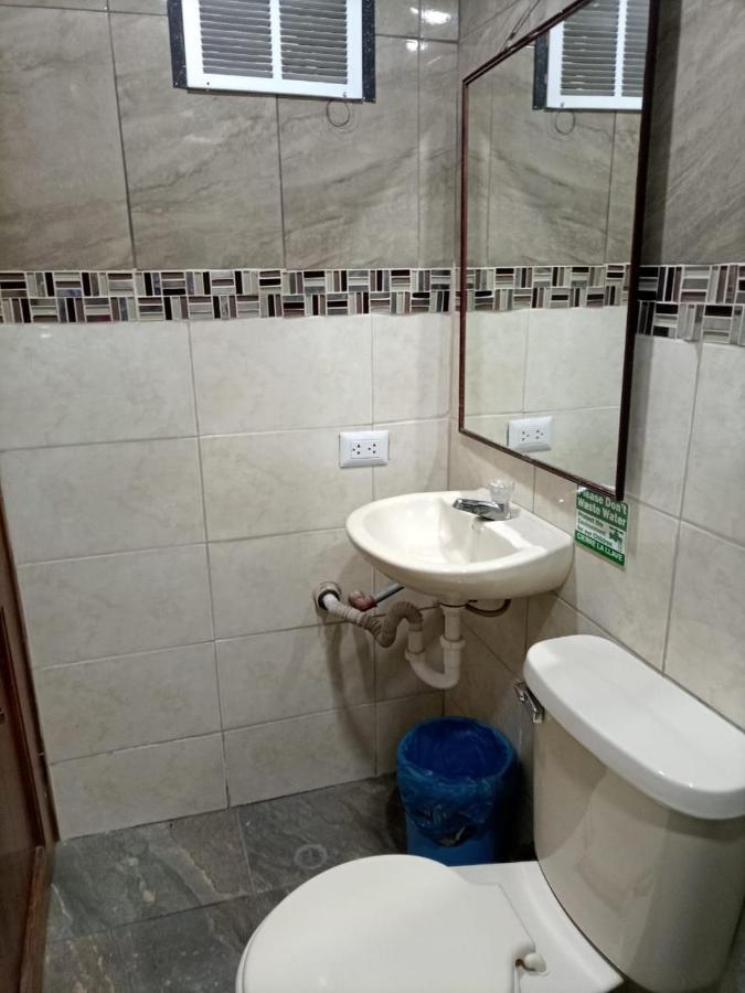 Hostal Atlantis Quito Exteriör bild